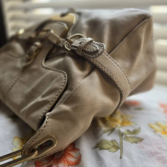 Jimmy Choo Elegant Cream Leather Handbag - Picture 6 of 13